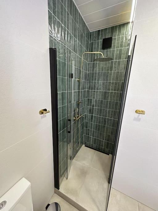 Appartement Comfortable In Center With Private Parking Garage